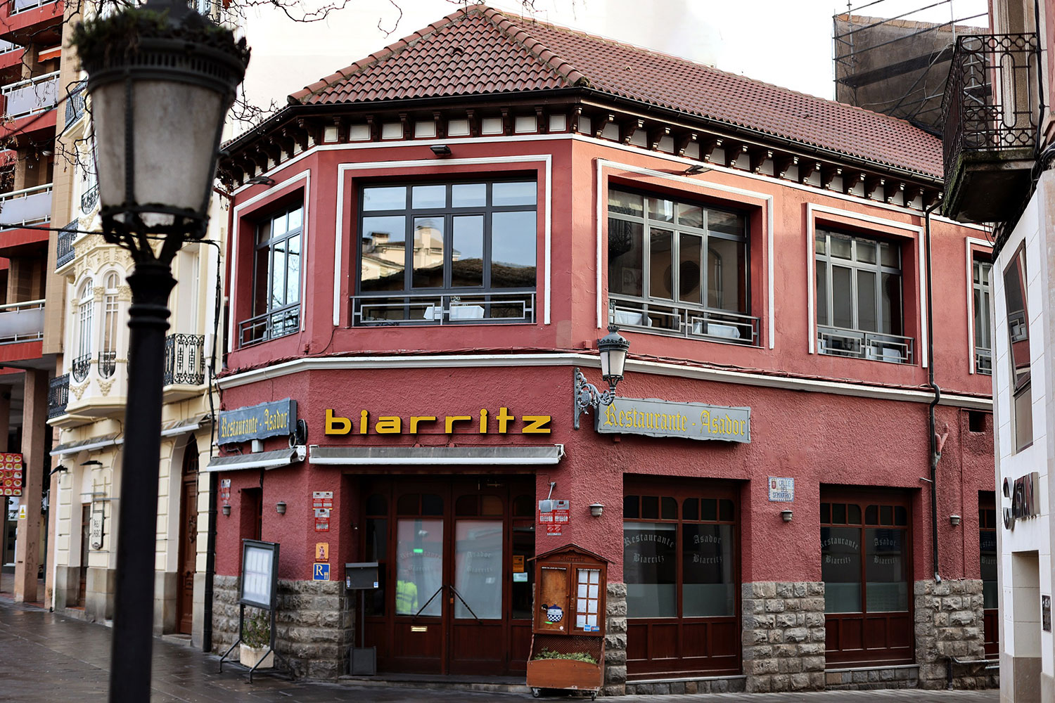 Restaurante Biarritz en Jaca. Carnes a la brasa